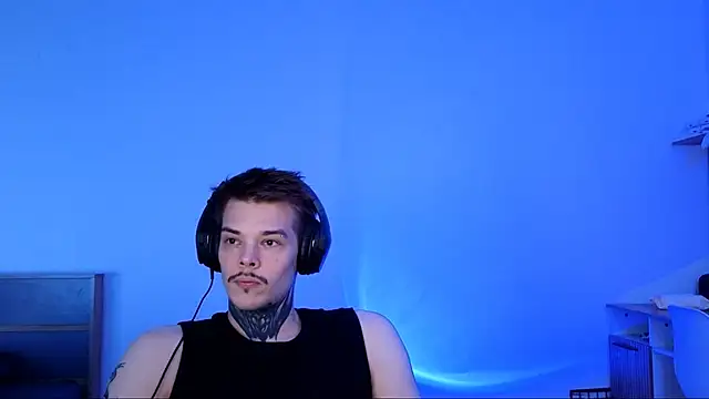 DENIS HERE online show from 11-27-25, 06:19