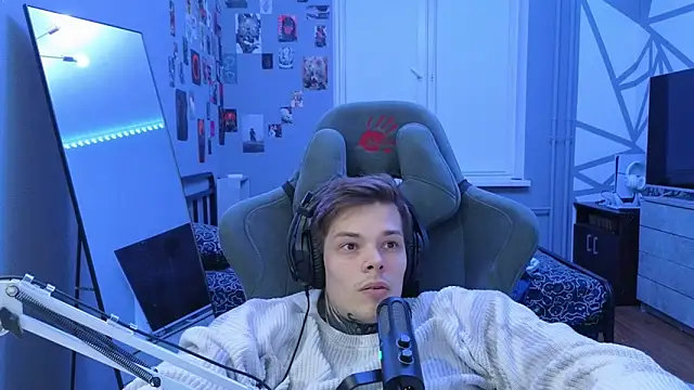 DENIS HERE online show from 03-01-25, 08:42