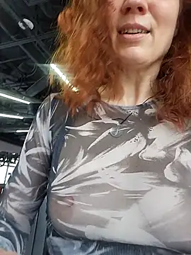 Exhibitionsplit online show from 04-08-26, 09:33