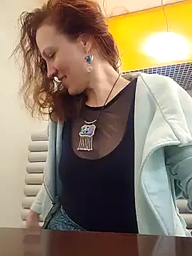 Exhibitionsplit online show from 04-25-26, 08:50