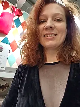 Exhibitionsplit online show from 01-12-26, 12:01