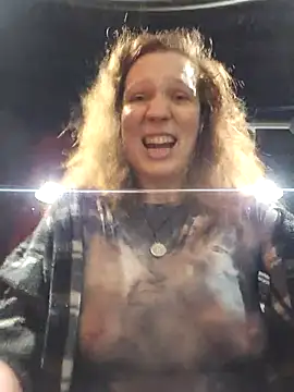 Exhibitionsplit online show from 03-11-26, 10:48