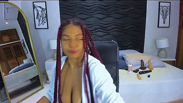 Naomi Tylers online show from 10-22-25, 01:05