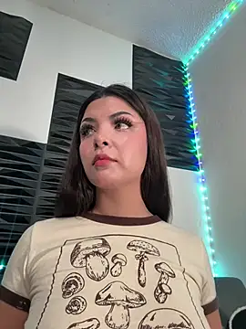 Snapshot of FoxyMx chatting on 01-08-25, 03:08 FoxyMx online show from 01-08-25, 03:08