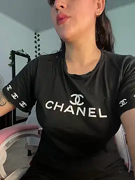 Snapshot of violet-333 chatting on 02-27-25, 04:54 violet-333 online show from 02-27-25, 04:54