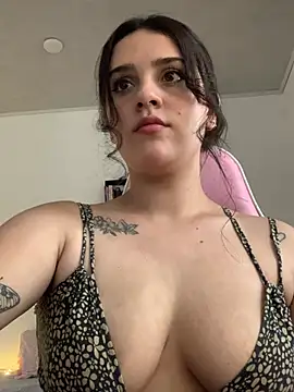 Snapshot of violet-333 chatting on 01-18-25, 07:48 violet-333 online show from 01-18-25, 07:48