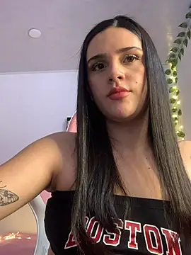 Snapshot of violet-333 chatting on 02-08-25, 06:11 violet-333 online show from 02-08-25, 06:11