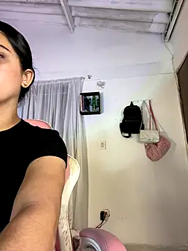 Snapshot of violet-333 chatting on 10-08-25, 04:14 violet-333 online show from 10-08-25, 04:14