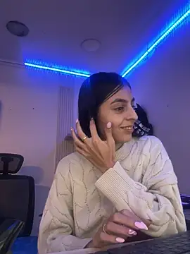 Snapshot of cristel_17 chatting on 01-09-25, 05:44 cristel 17 online show from 01-09-25, 05:44