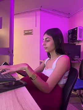 Snapshot of cristel_17 chatting on 12-20-24, 05:57 cristel 17 online show from 12-20-24, 05:57