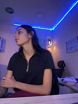Snapshot of cristel_17 chatting on 12-29-24, 01:34 cristel 17 online show from 12-29-24, 01:34