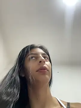 Snapshot of cristel_17 chatting on 10-19-25, 11:07 cristel 17 online show from 10-19-25, 11:07