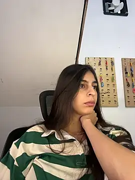 Snapshot of cristel_17 chatting on 07-20-26, 06:54 cristel 17 online show from 07-20-26, 06:54