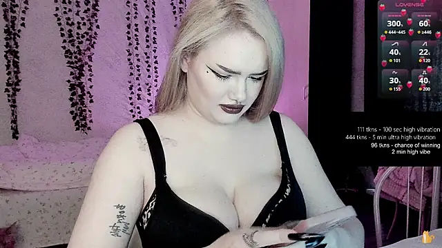 strawberry elfcat online show from 05-14-26, 03:36