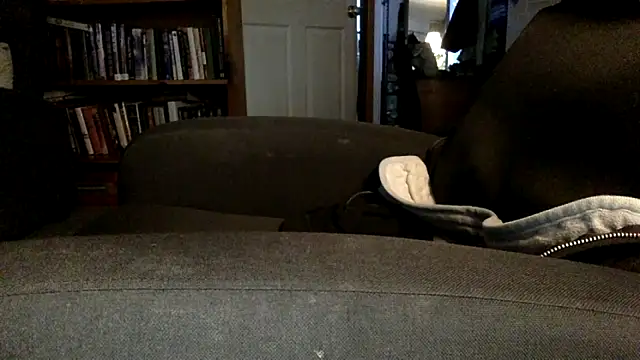 Thorandkitty online show from 12-18-25, 01:37