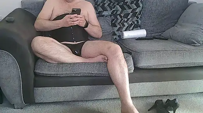 Snapshot of Safaslave chatting on 03-17-25, 09:22 Safaslave online show from 03-17-25, 09:22