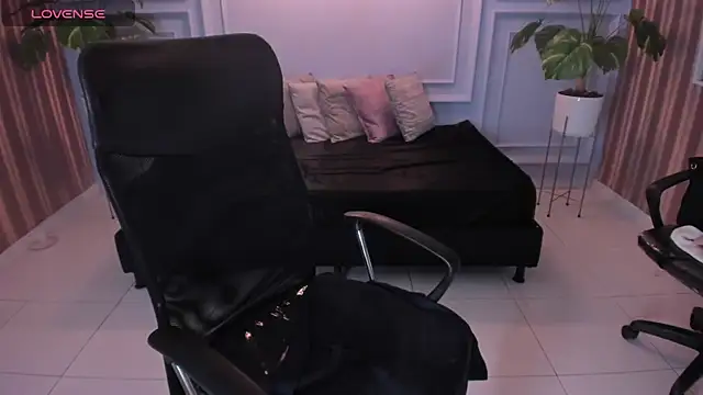 Snapshot of meliboobs_ chatting on 02-20-26, 10:01 meliboobs online show from 02-20-26, 10:01