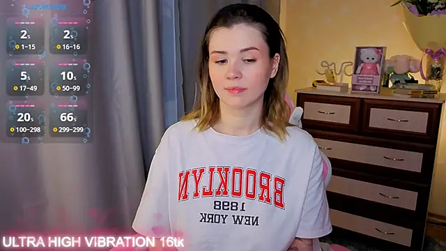 cutie mili online show from 10-25-25, 08:24