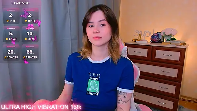 cutie mili online show from 10-17-25, 08:28