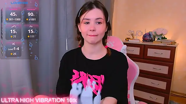 cutie mili online show from 10-19-25, 07:11