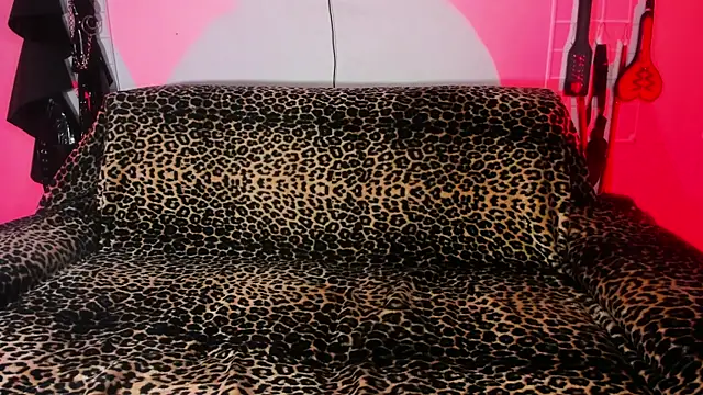irregular fetish  online show from 05-02-26, 11:10