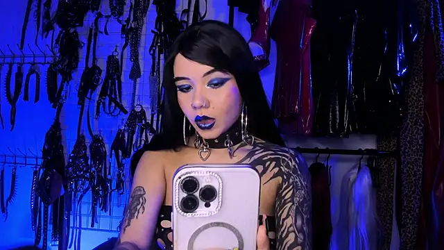 Snapshot of irregular_fetish_ chatting on 09-16-25, 03:29 irregular fetish online show from 09-16-25, 03:29