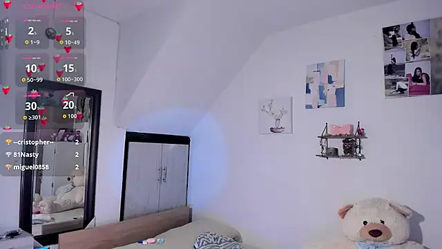 Snapshot of VeronikaOlsen chatting on 09-11-25, 01:22 VeronikaOlsen online show from 09-11-25, 01:22
