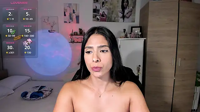 Snapshot of VeronikaOlsen chatting on 10-19-25, 02:14 VeronikaOlsen online show from 10-19-25, 02:14