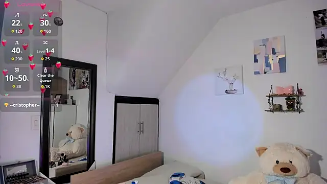 Snapshot of VeronikaOlsen chatting on 09-20-25, 12:43 VeronikaOlsen online show from 09-20-25, 12:43
