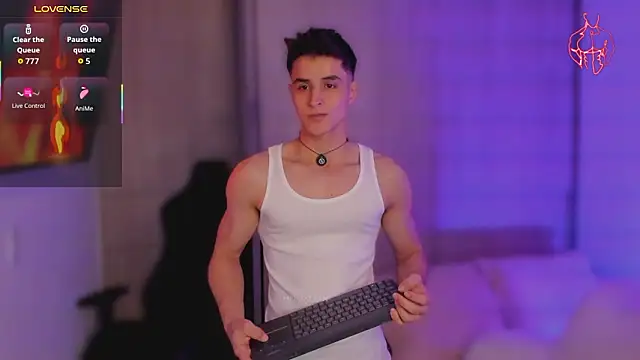 Snapshot of thomklein chatting on 02-05-26, 07:53 thomklein online show from 02-05-26, 07:53