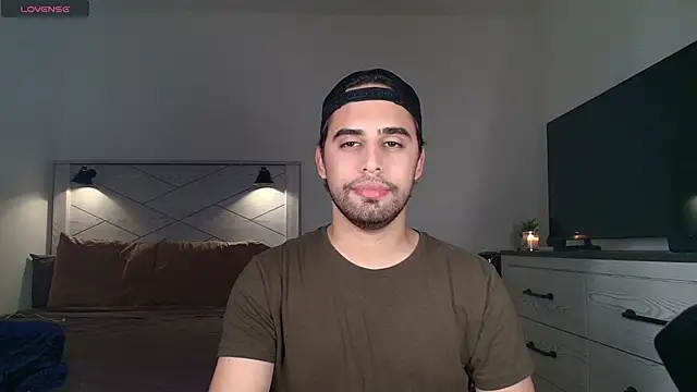 Snapshot of thonylewys chatting on 10-18-25, 01:18 thonylewys online show from 10-18-25, 01:18