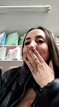 Snapshot of Mia_Novikov chatting on 01-13-25, 02:50 Mia Novikov online show from 01-13-25, 02:50