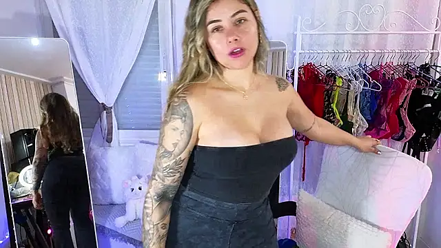 Tawny cox online show from 01-15-26, 09:34