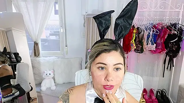 Tawny cox online show from 02-14-26, 09:53