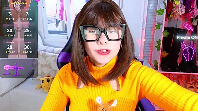Snapshot of Tawny_cox chatting on 02-16-25, 12:43 Tawny cox online show from 02-16-25, 12:43