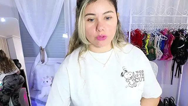 Tawny cox online show from 02-06-26, 09:49