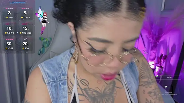 foxxy-lov3 online show from 10-11-25, 12:39