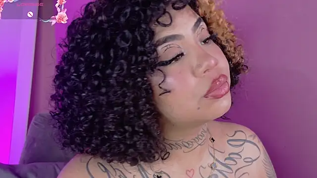 Snapshot of foxxy-lov3 chatting on 05-11-26, 02:18 foxxy-lov3 online show from 05-11-26, 02:18