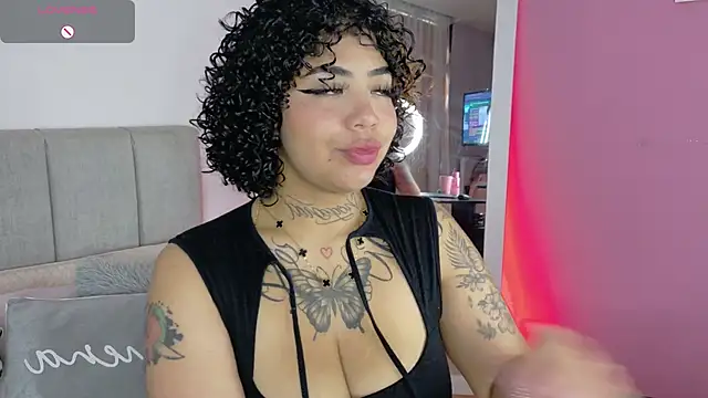 foxxy-lov3 online show from 11-18-25, 12:52