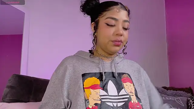 foxxy-lov3 online show from 02-12-26, 01:33