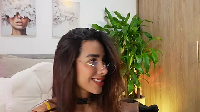 Snapshot of katie_cruz chatting on 06-15-26, 11:10 katie cruz online show from 06-15-26, 11:10