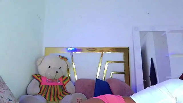 DayanaWood online show from 10-07-25, 02:40