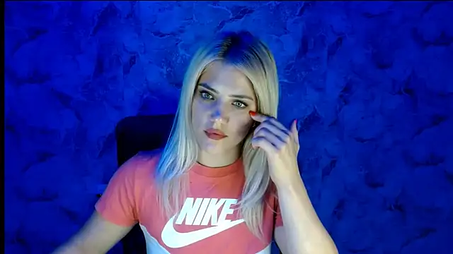 Snapshot of nika_gold1 chatting on 09-09-25, 04:27 nika gold1 online show from 09-09-25, 04:27