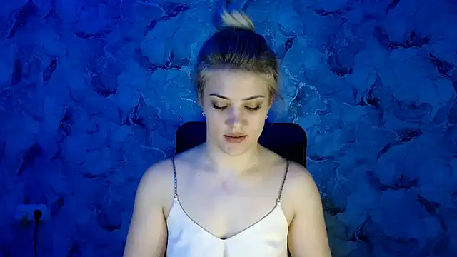 Snapshot of nika_gold1 chatting on 02-14-25, 09:10 nika gold1 online show from 02-14-25, 09:10