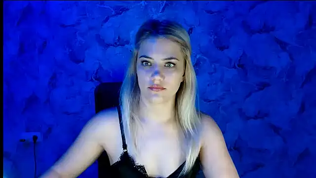Snapshot of nika_gold1 chatting on 10-13-25, 05:47 nika gold1 online show from 10-13-25, 05:47