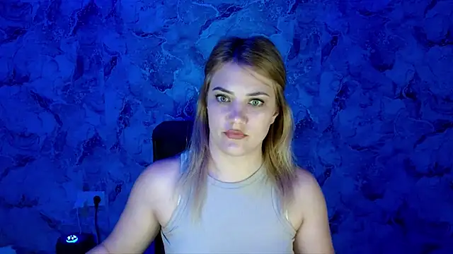 Snapshot of nika_gold1 chatting on 05-21-26, 12:02 nika gold1 online show from 05-21-26, 12:02