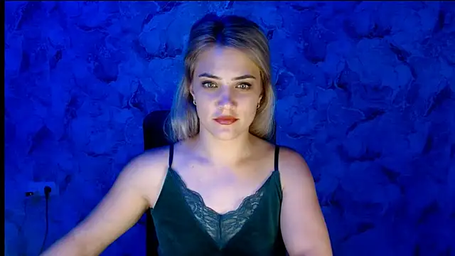 Snapshot of nika_gold1 chatting on 09-24-25, 05:08 nika gold1 online show from 09-24-25, 05:08