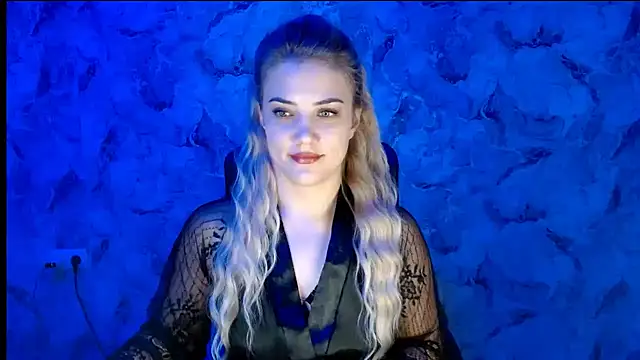 Snapshot of nika_gold1 chatting on 10-24-25, 06:18 nika gold1 online show from 10-24-25, 06:18