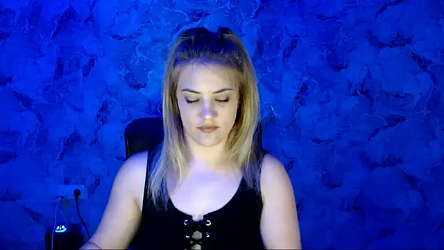 Snapshot of nika_gold1 chatting on 05-15-26, 01:31 nika gold1 online show from 05-15-26, 01:31