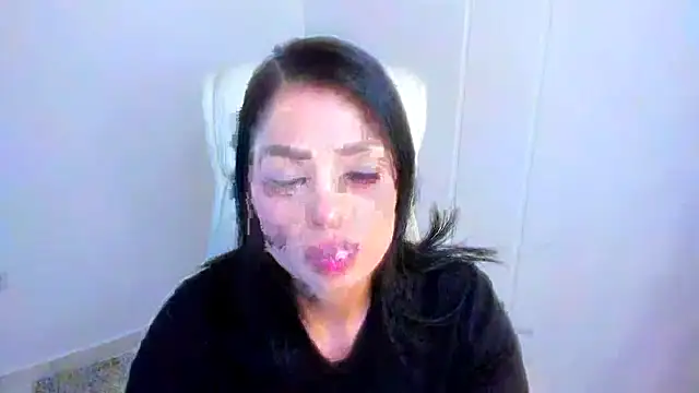 Snapshot of dominique21_ chatting on 02-03-26, 04:54 dominique21 online show from 02-03-26, 04:54